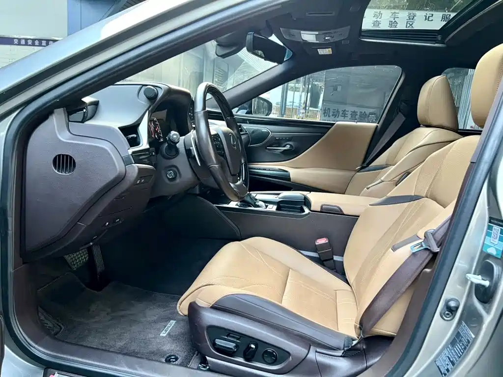 Lexus ES — миниатюра 4