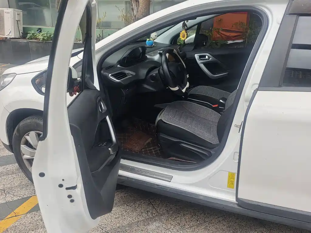 Peugeot 2008 — миниатюра 2