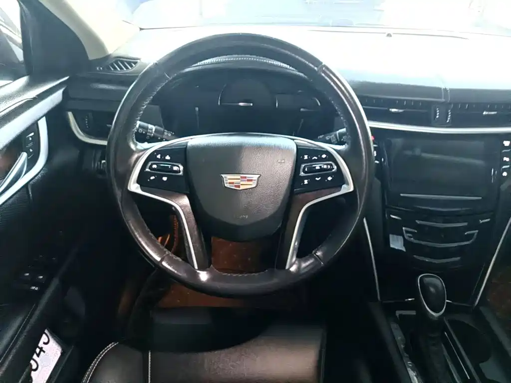 Cadillac XTS — миниатюра 11