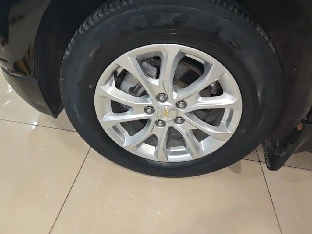 Chevrolet Equinox — миниатюра 23