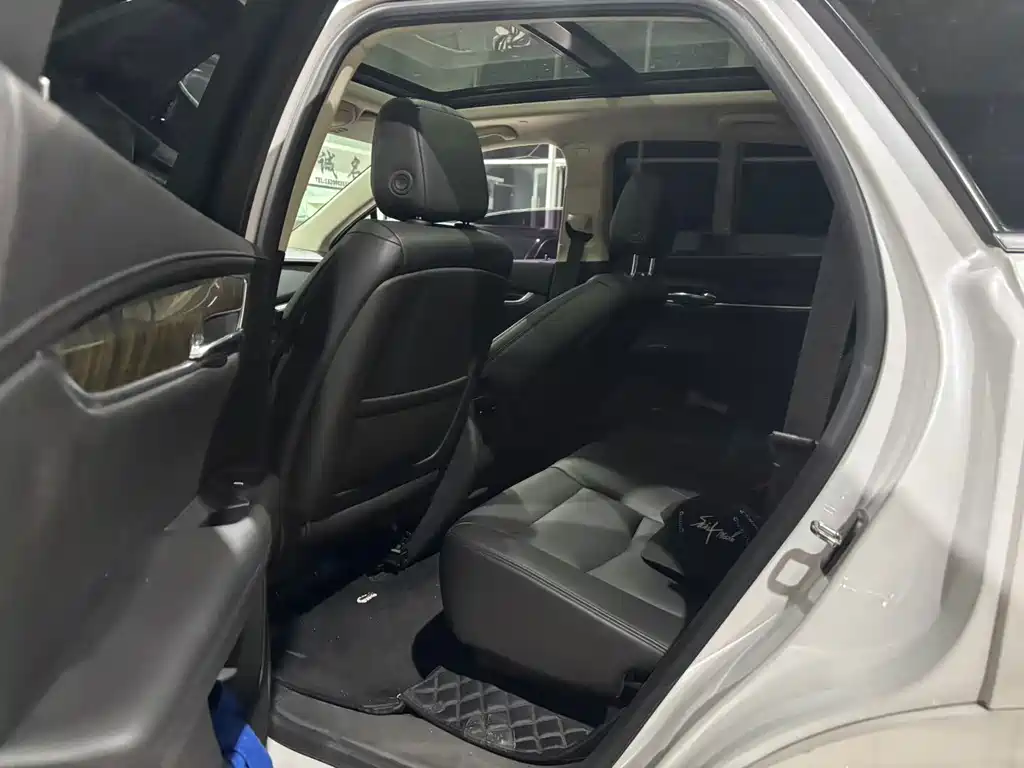Cadillac XT5 — миниатюра 8