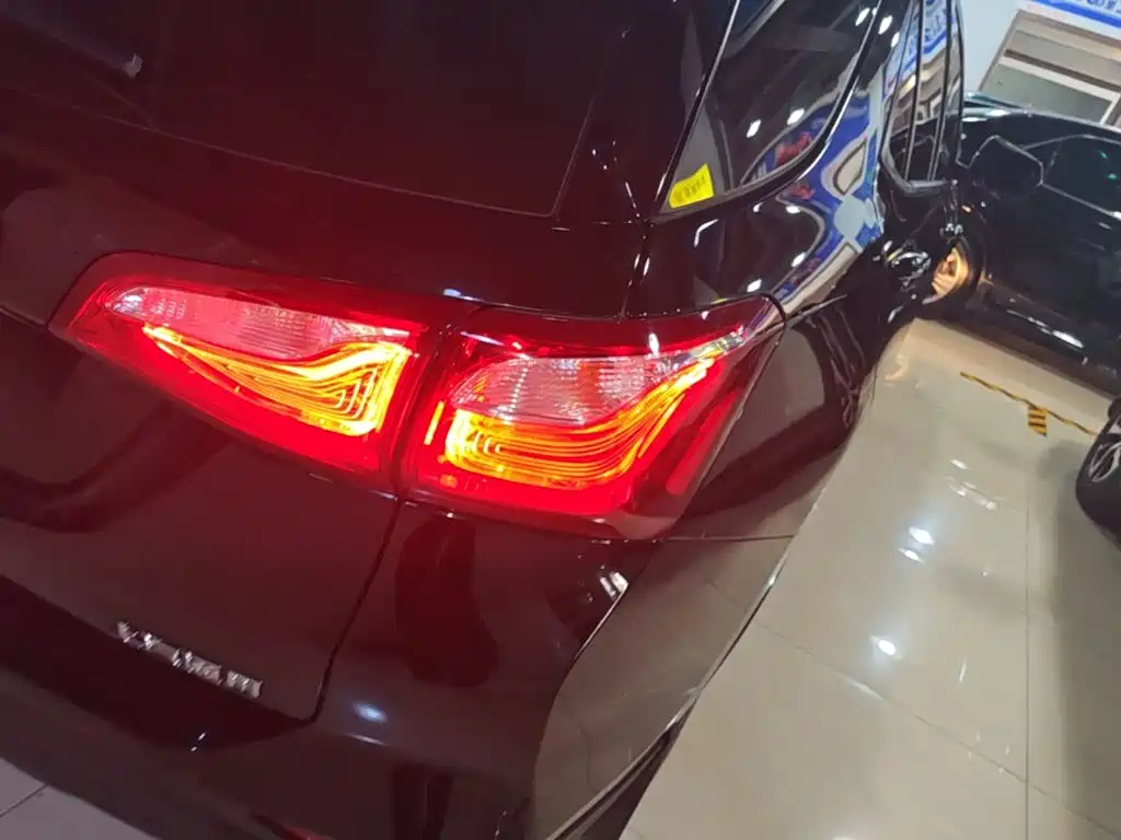 Chevrolet Equinox — миниатюра 8