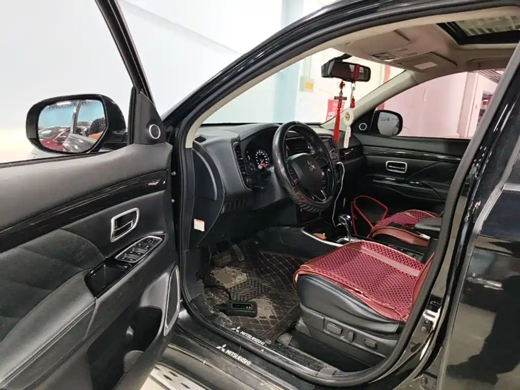 Mitsubishi Outlander — миниатюра 16
