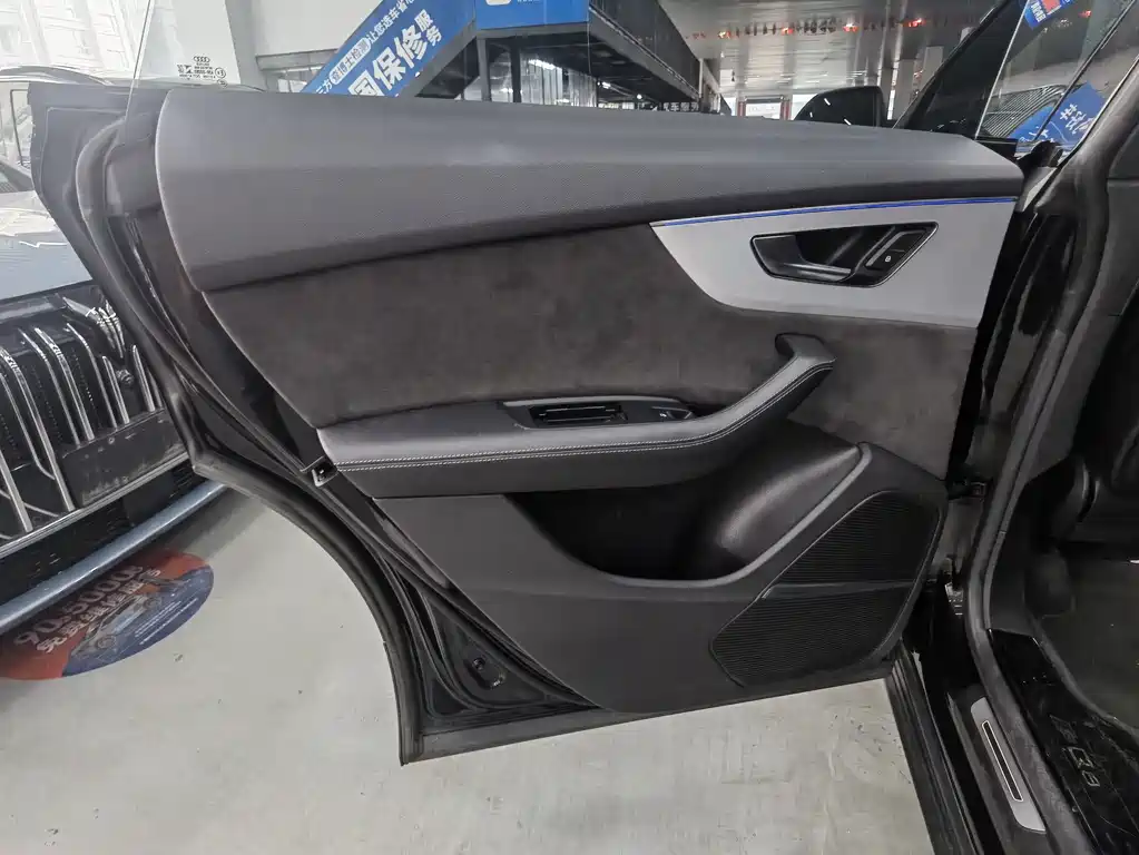 Audi Q8 — миниатюра 15