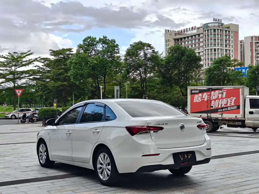 Buick Excelle — миниатюра 13