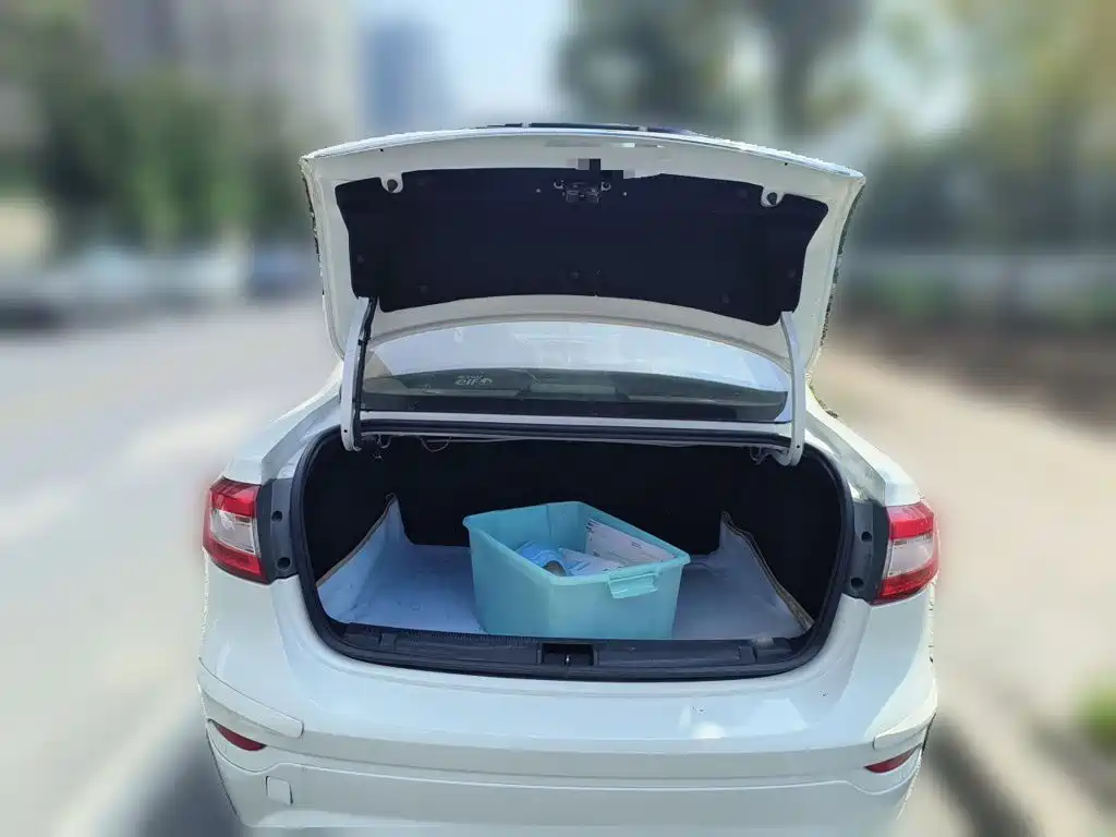 Renault Fluence — миниатюра 16