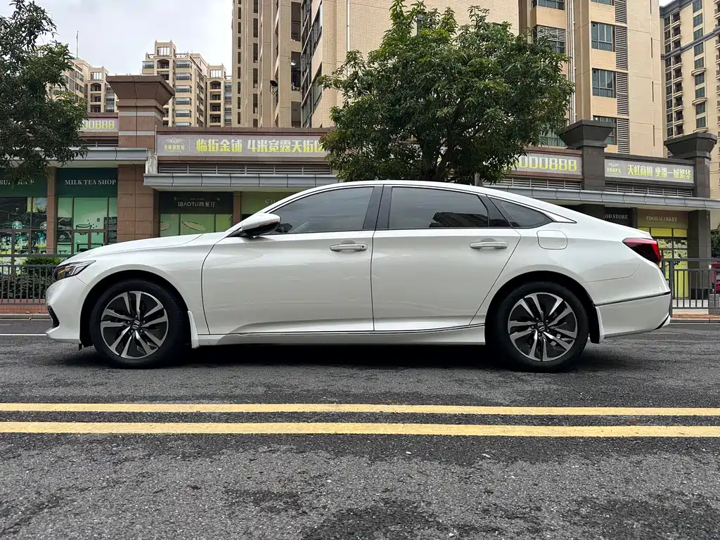 Honda Accord — миниатюра 7