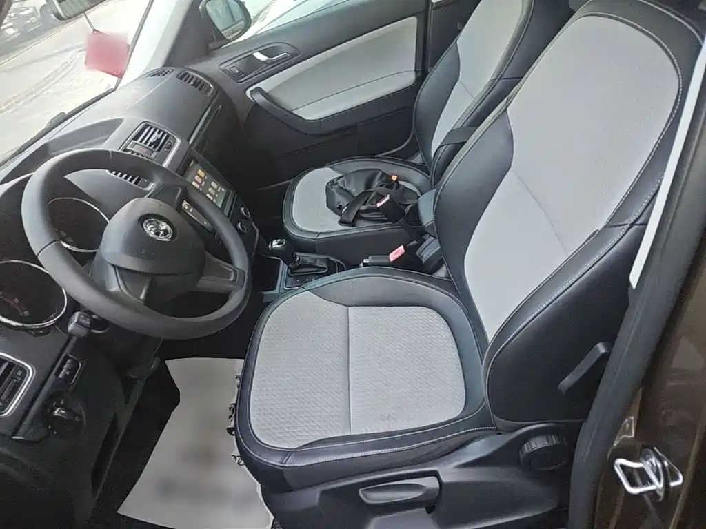 Skoda Yeti — миниатюра 20
