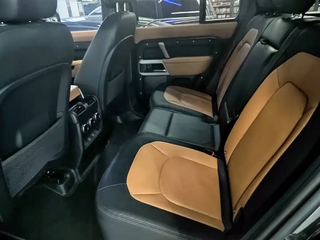 Land Rover Defender — миниатюра 8