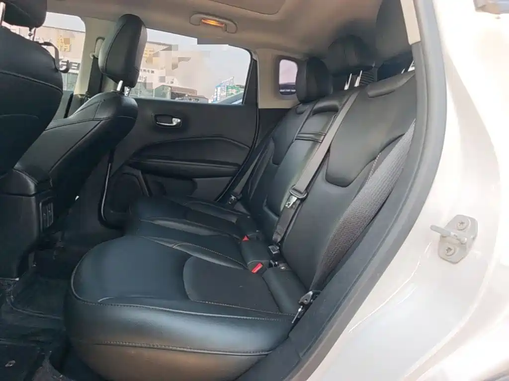 Jeep Compass — миниатюра 17