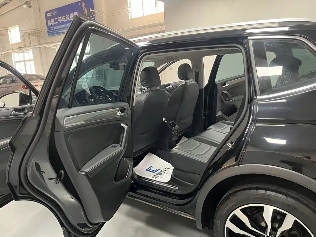 Volkswagen Tiguan L — миниатюра 10