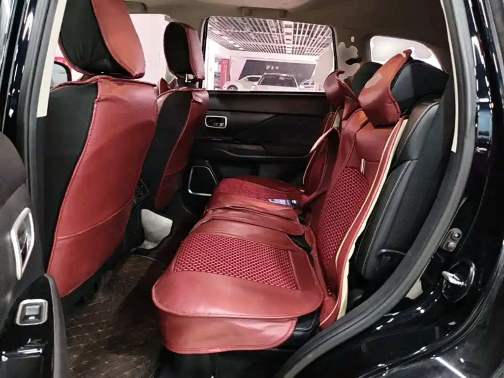 Mitsubishi Outlander — миниатюра 17