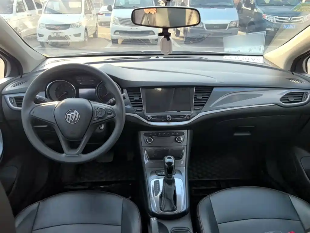 Buick Verano — миниатюра 10