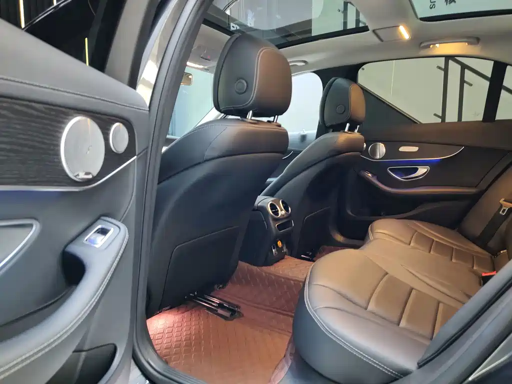 Mercedes-Benz C-Class — миниатюра 6