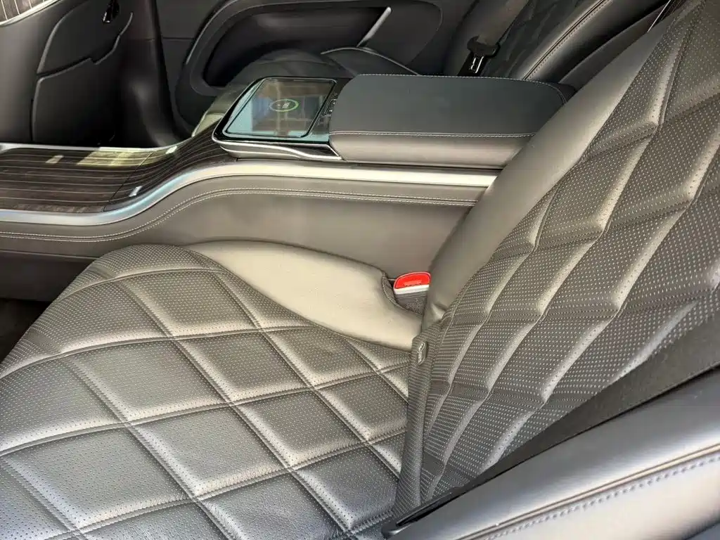 Mercedes-Benz EQS SUV — миниатюра 5