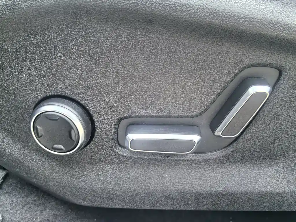 Geely Xingyue L — миниатюра 30