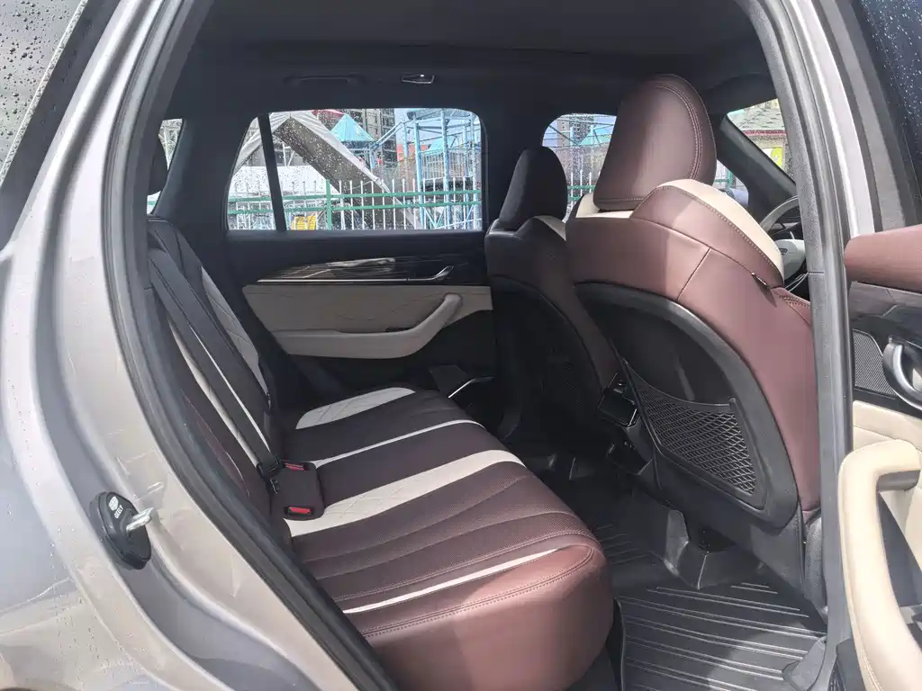 Geely Xingyue L — миниатюра 9