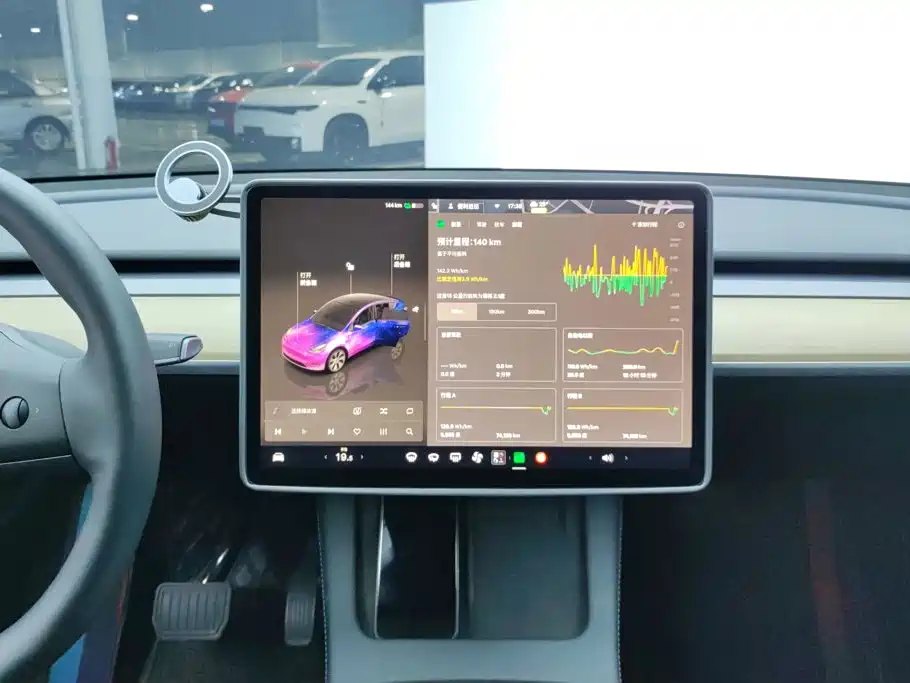 Tesla Model Y — миниатюра 14