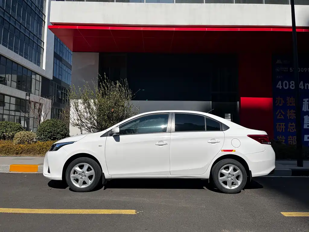 TOYOTA YARIS L TO ENJOY