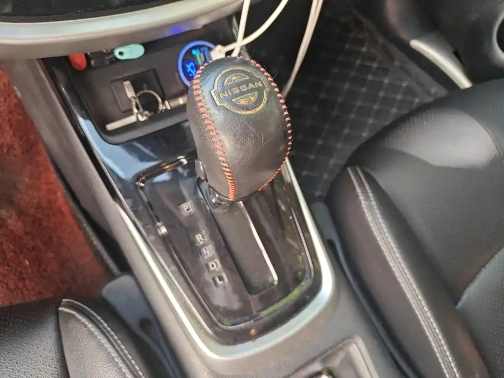 Nissan Tiida — миниатюра 7
