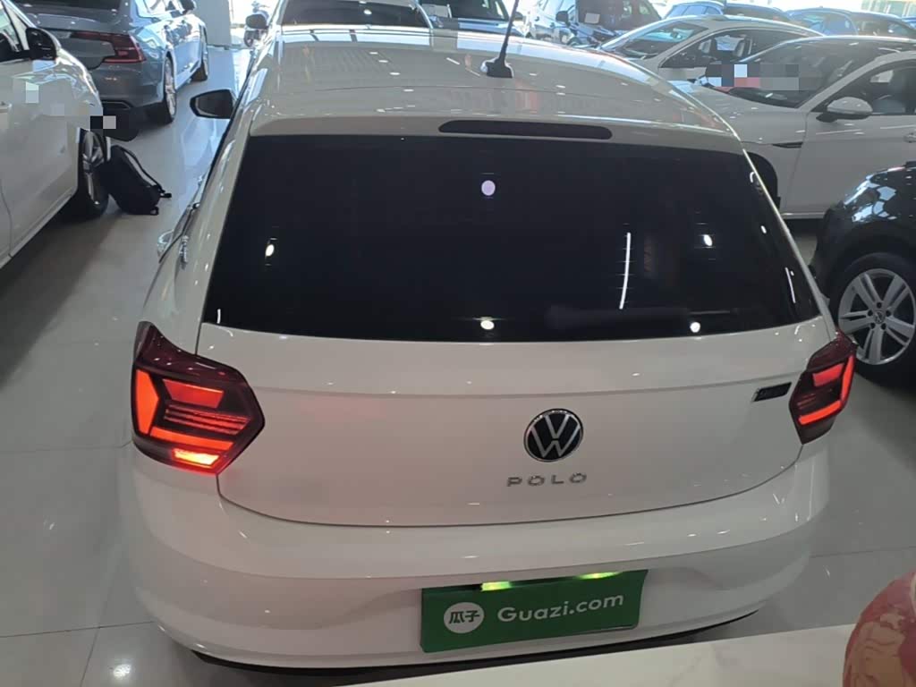 Volkswagen Polo 1.5 л 2021 г. Белый, пробег 22200 км
