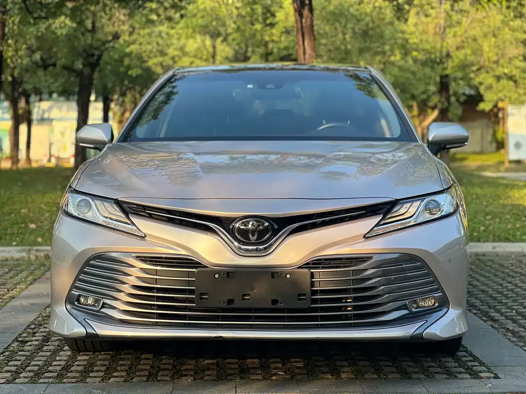 Toyota Camry — миниатюра 4