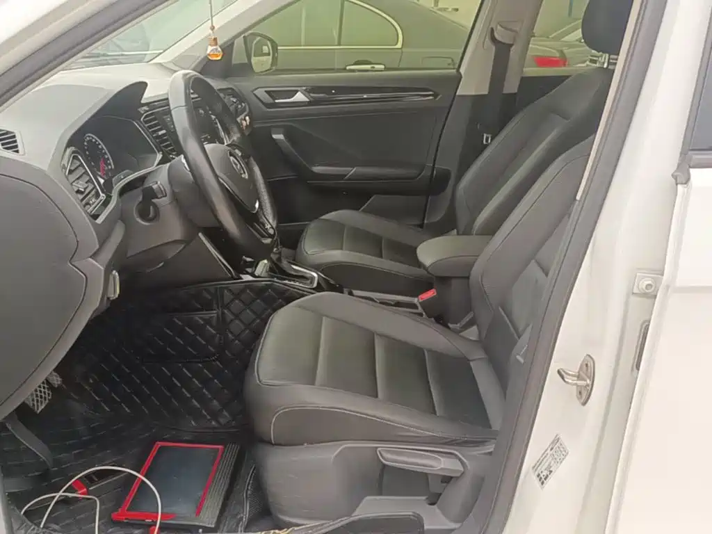 Volkswagen T-Roc — миниатюра 15