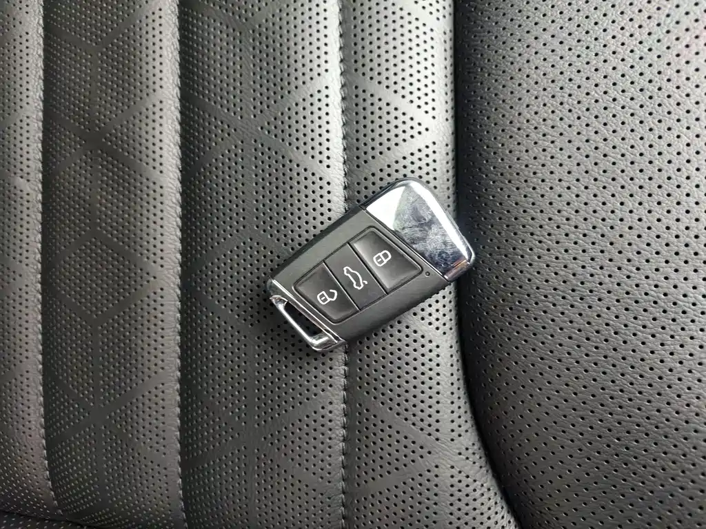 Volkswagen CC — миниатюра 8