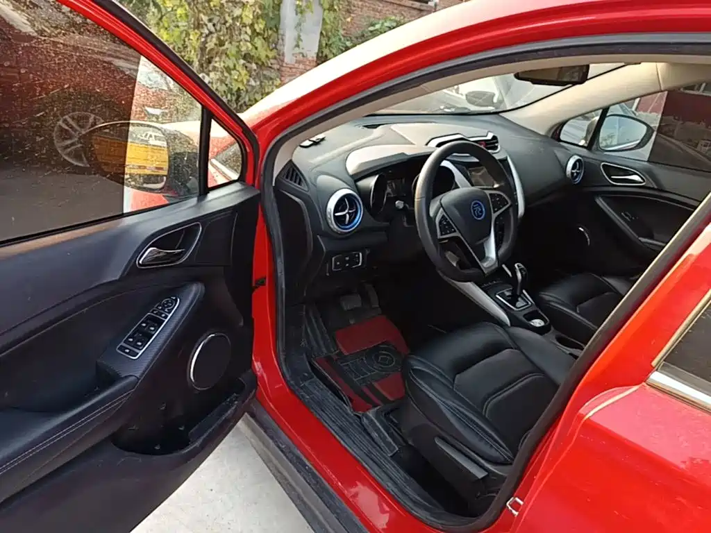 BYD Yuan EV — миниатюра 16