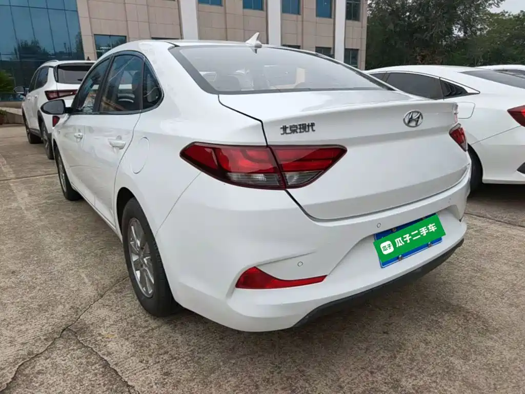 Hyundai Elantra — миниатюра 5