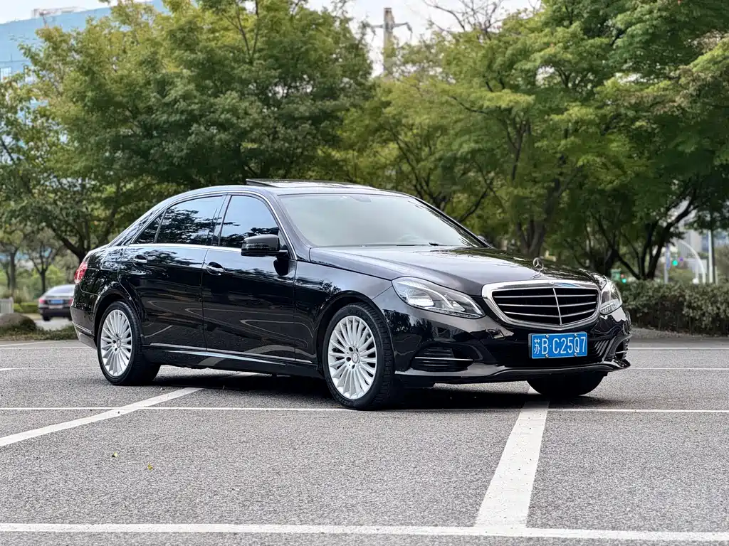 Mercedes-Benz E-Class — миниатюра 9