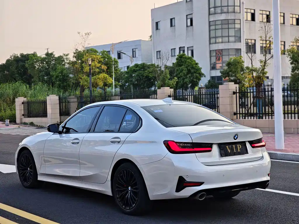 BMW 3 Series — миниатюра 7