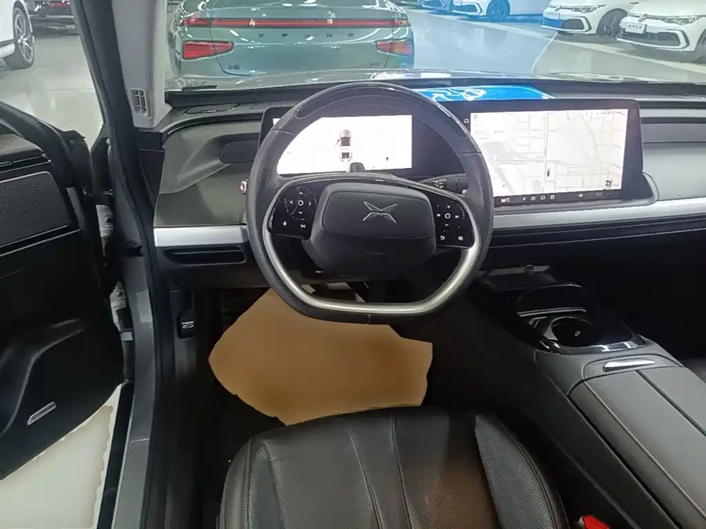 XPeng P7 — миниатюра 11