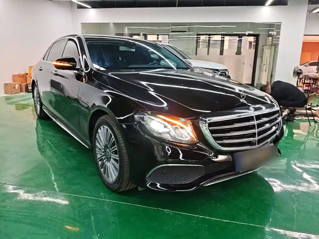 Mercedes-Benz E-Class — миниатюра 4