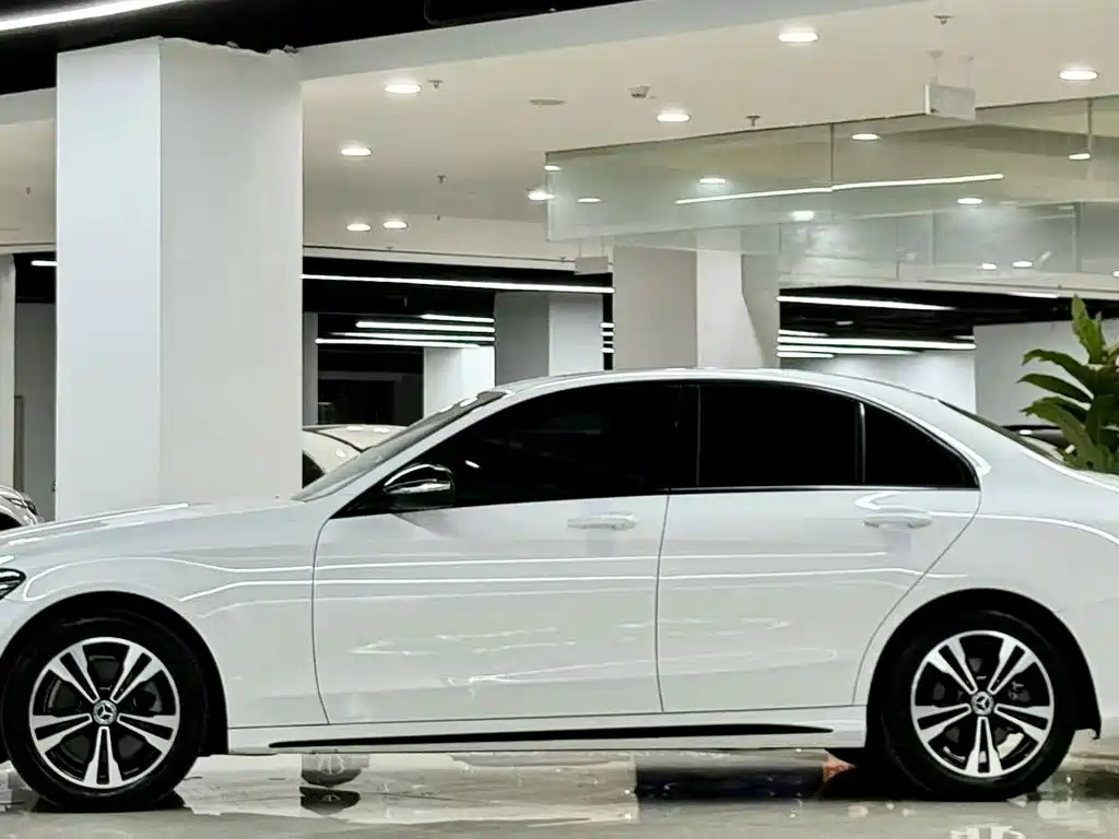 Mercedes-Benz C-Class — миниатюра 3