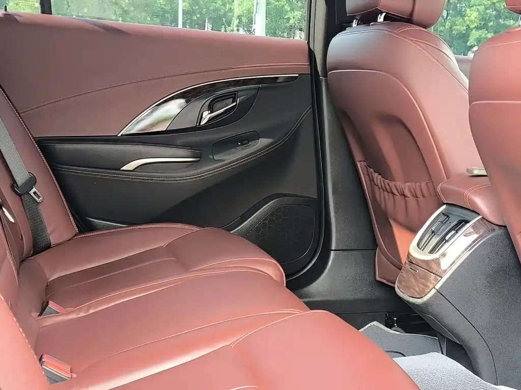 Buick LaCrosse — миниатюра 23