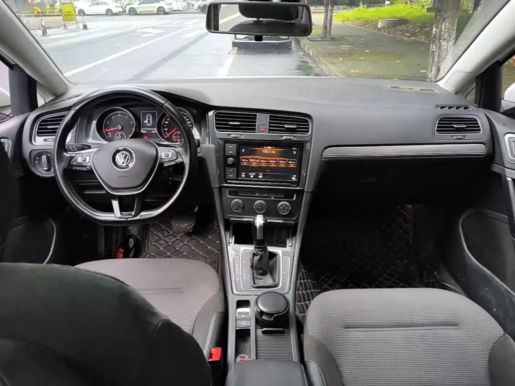 Volkswagen Golf — миниатюра 10