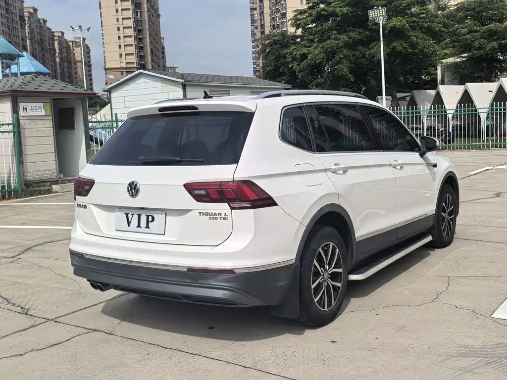 Volkswagen Tiguan L — миниатюра 7