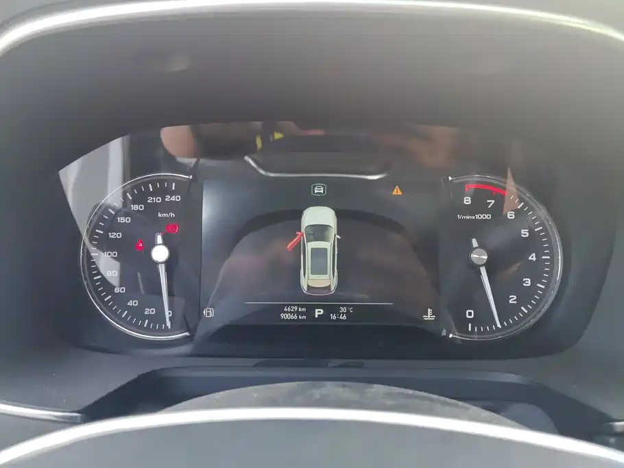 Roewe RX5 — миниатюра 14