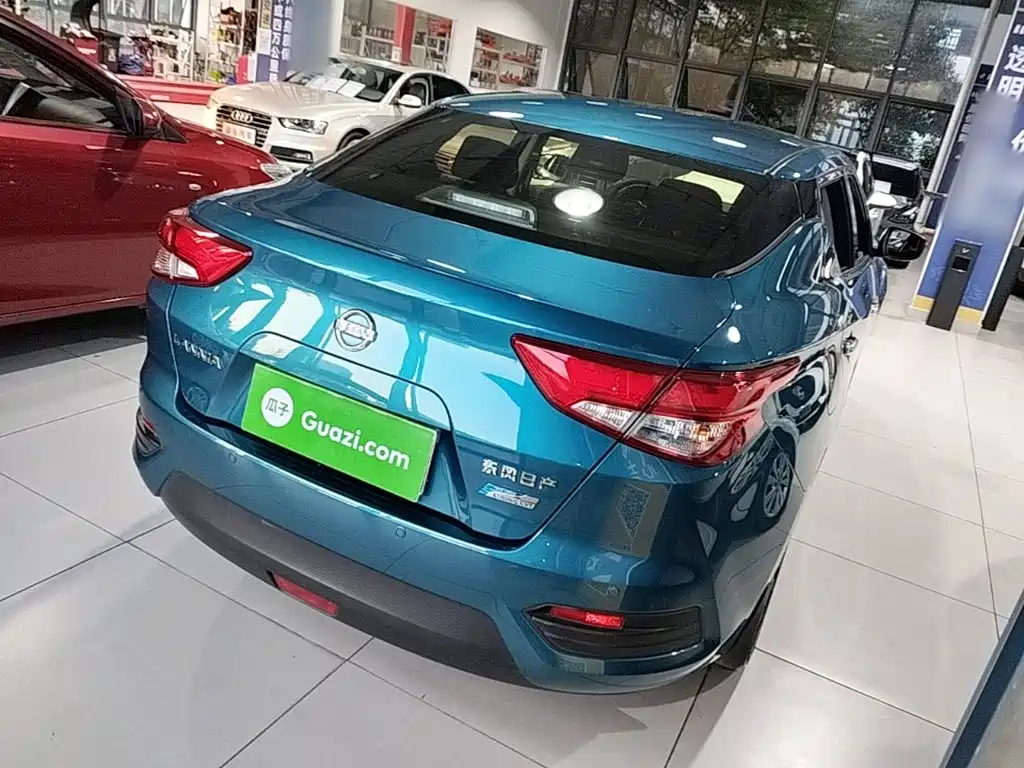 Nissan Bluebird — миниатюра 7