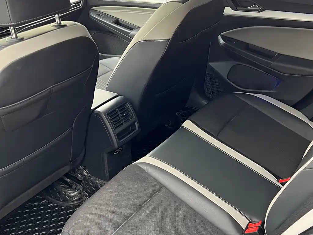 Volkswagen Golf — миниатюра 10