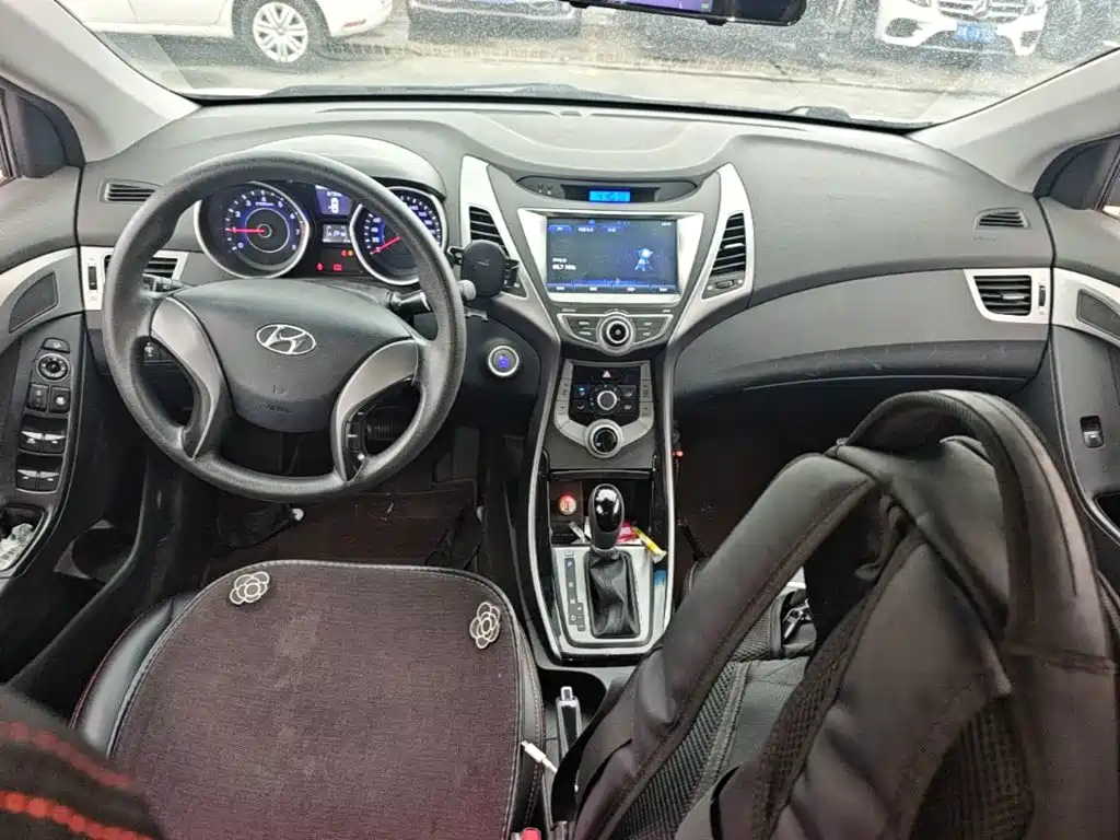 Hyundai Elantra Langdong — миниатюра 10