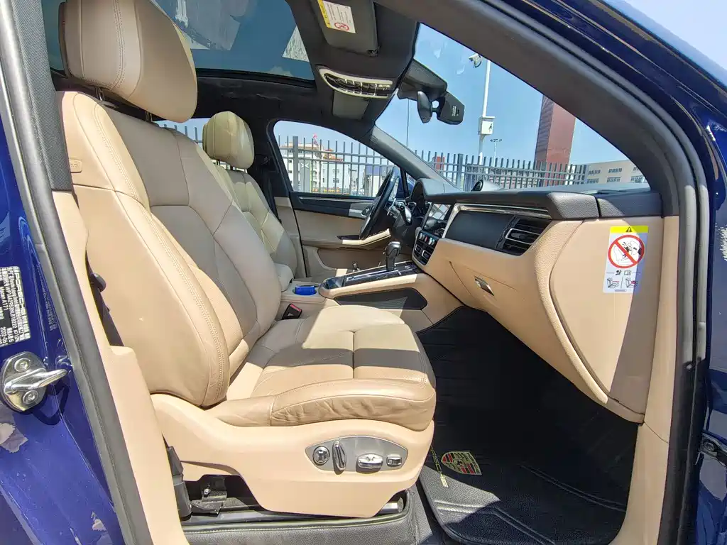 Porsche Macan — миниатюра 9