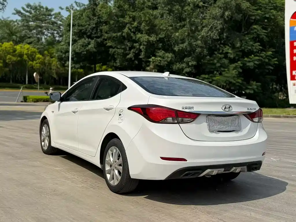 Hyundai Elantra Langdong — миниатюра 5