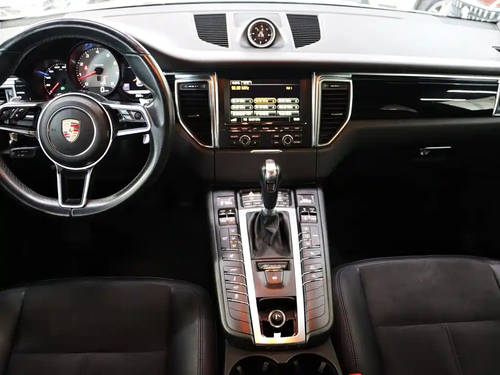 Porsche Macan — миниатюра 6
