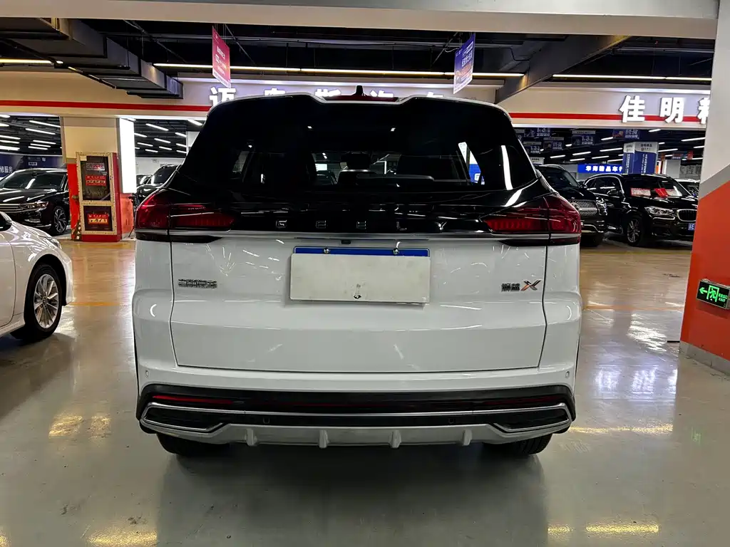 Geely Boyue — миниатюра 13