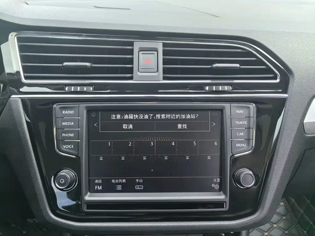 Volkswagen Tiguan L — миниатюра 21