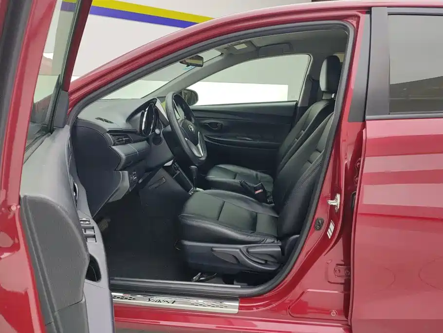 Toyota Yaris L — миниатюра 9