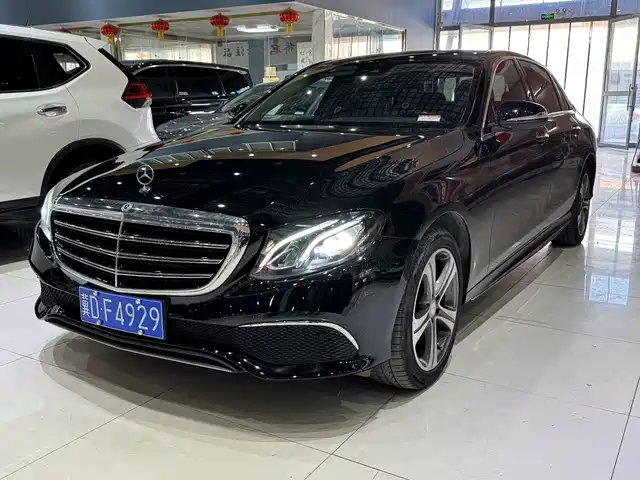 MERCEDES-BENZ E CLASS