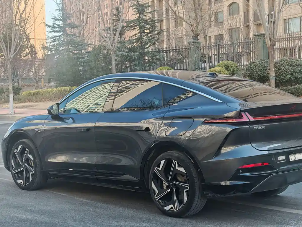 RISING AUTO FEIFAN R7